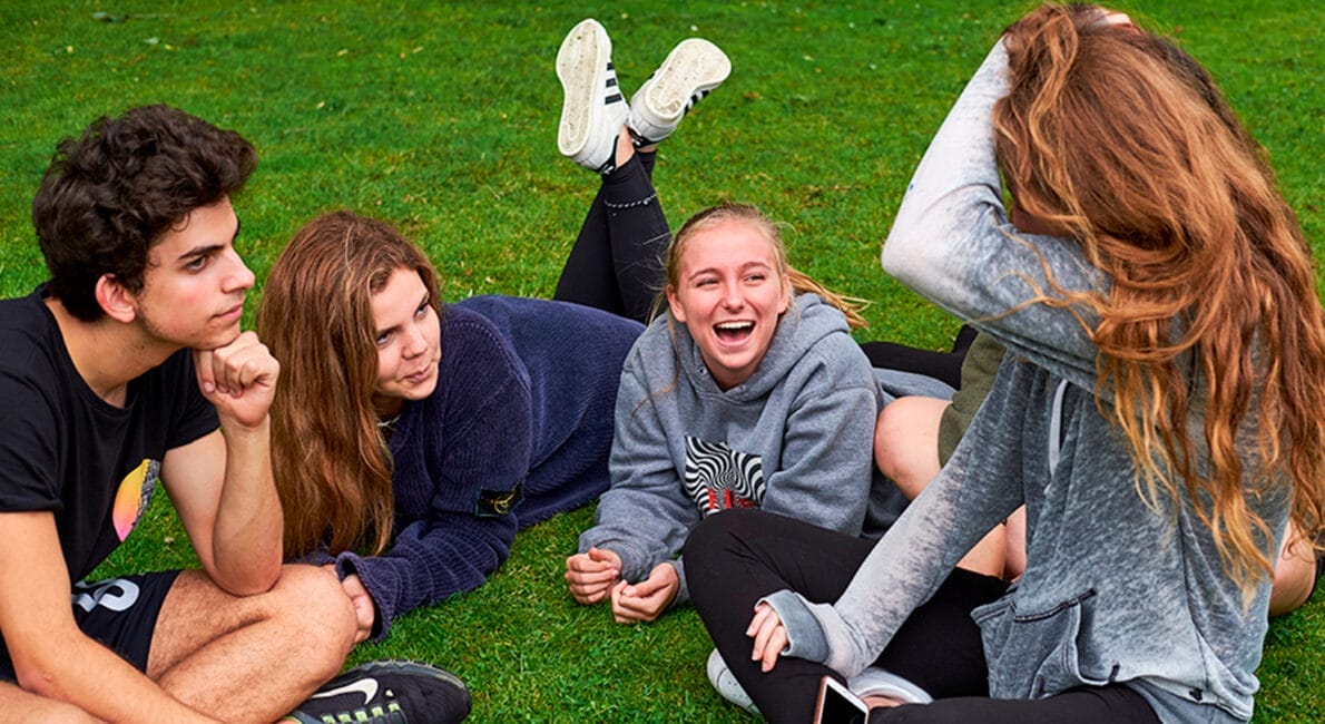 børn der har det sjovt på Sommerskolen, danskundervisning