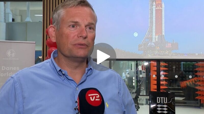 Andreas Mogensen, Årets Verdensdansker 2025, interviewes til TV2 Nyhederne.